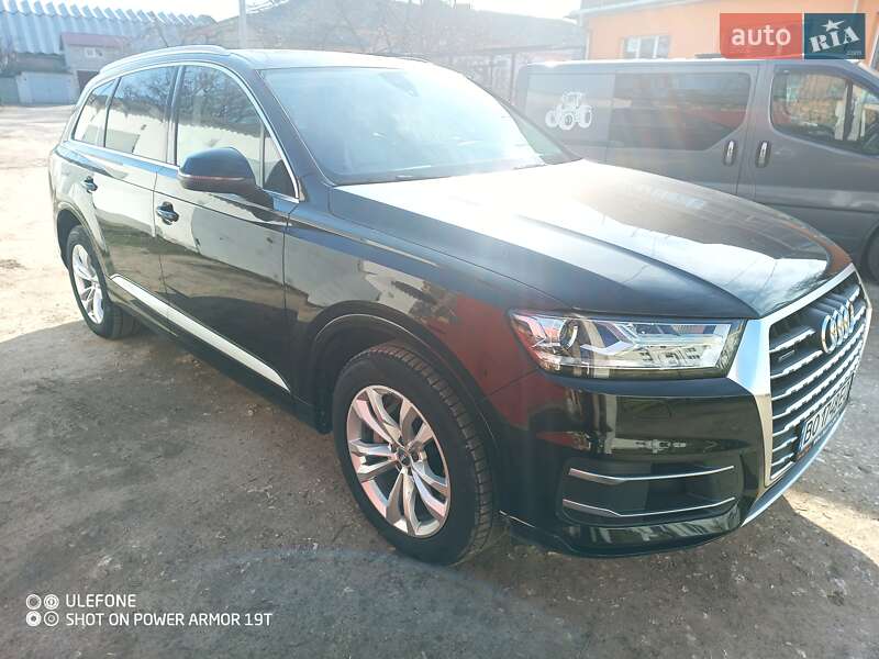 Позашляховик / Кросовер Audi Q7 2018 в Волочиську