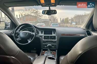 Позашляховик / Кросовер Audi Q7 2012 в 