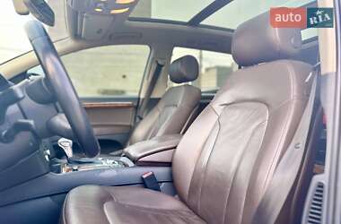 Позашляховик / Кросовер Audi Q7 2012 в 