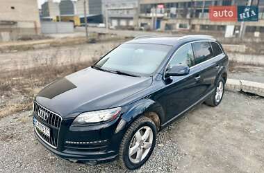 Позашляховик / Кросовер Audi Q7 2012 в 