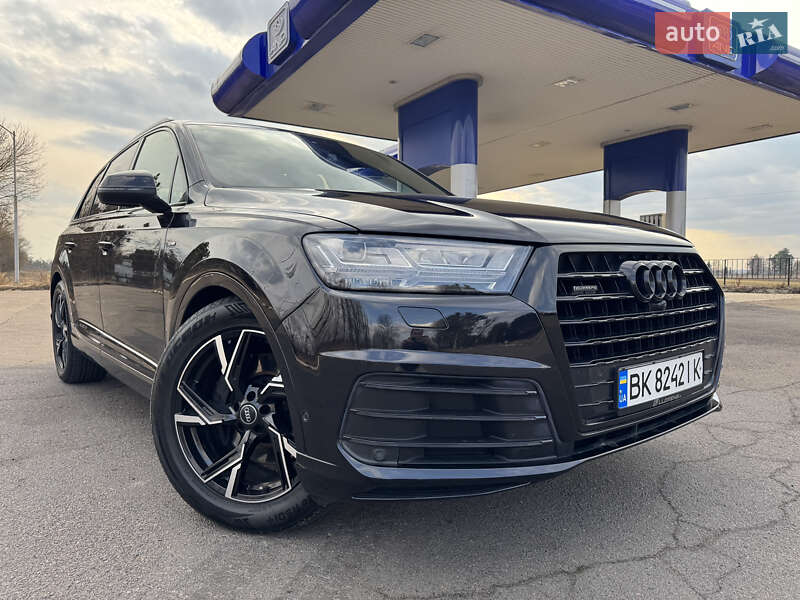 Внедорожник / Кроссовер Audi Q7 2015 в Дубно