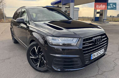 Внедорожник / Кроссовер Audi Q7 2015 в Дубно