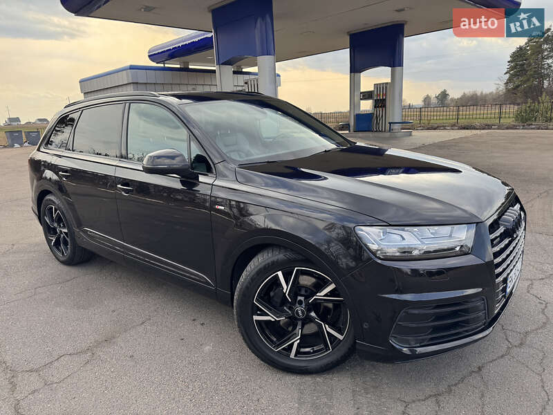 Внедорожник / Кроссовер Audi Q7 2015 в Дубно