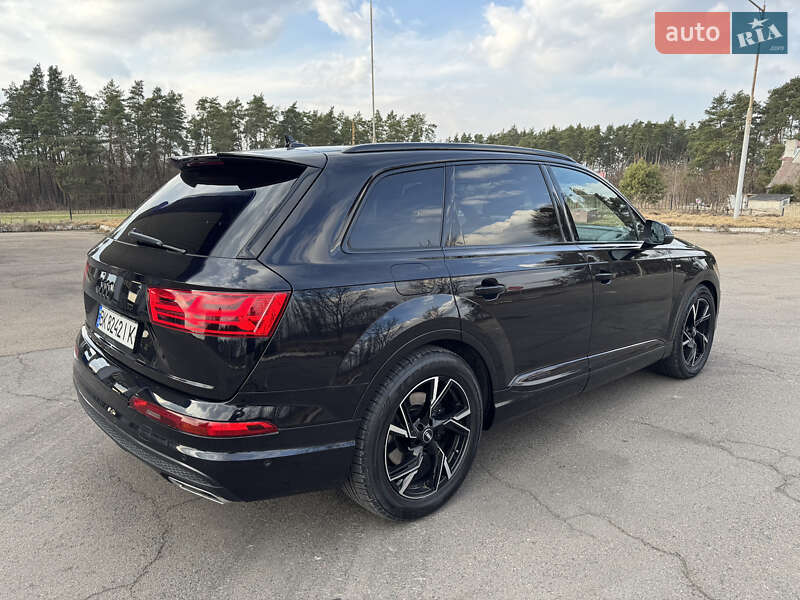 Внедорожник / Кроссовер Audi Q7 2015 в Дубно