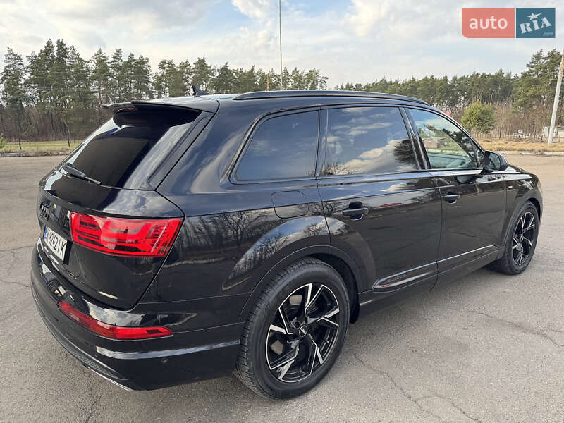 Внедорожник / Кроссовер Audi Q7 2015 в Дубно