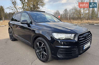 Внедорожник / Кроссовер Audi Q7 2015 в Дубно