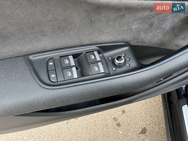 Внедорожник / Кроссовер Audi Q7 2015 в Дубно