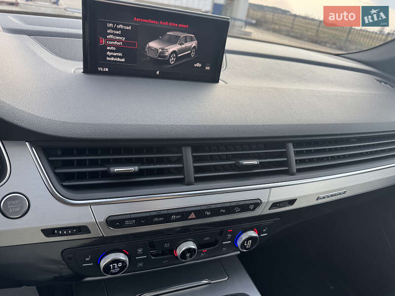 Внедорожник / Кроссовер Audi Q7 2015 в Дубно