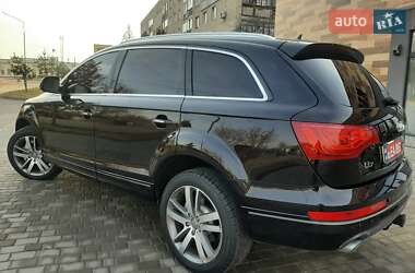 Позашляховик / Кросовер Audi Q7 2012 в 
