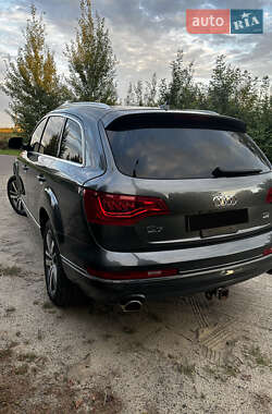 Позашляховик / Кросовер Audi Q7 2015 в 