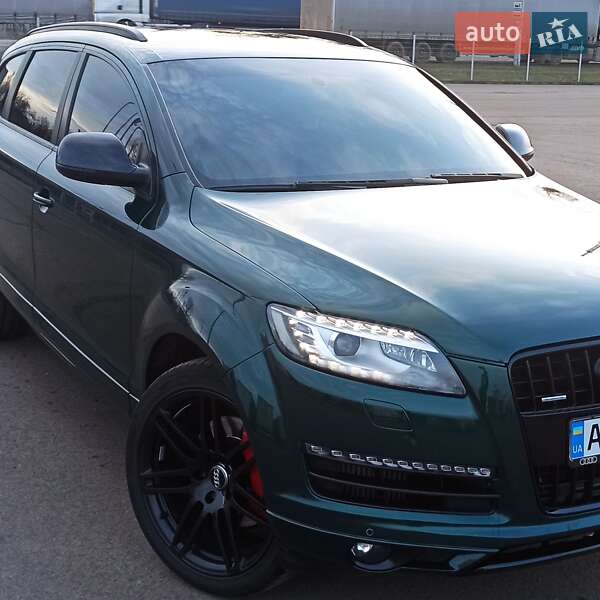 Позашляховик / Кросовер Audi Q7 2010 в 