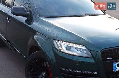 Позашляховик / Кросовер Audi Q7 2010 в 