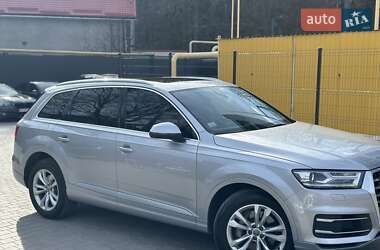 Внедорожник / Кроссовер Audi Q7 2017 в 