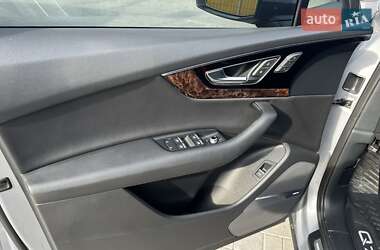 Внедорожник / Кроссовер Audi Q7 2017 в 