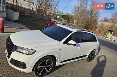 Внедорожник / Кроссовер Audi Q7 2018 в 