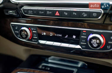 Позашляховик / Кросовер Audi Q7 2018 в 