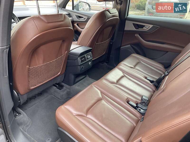 Позашляховик / Кросовер Audi Q7 2016 в Львові