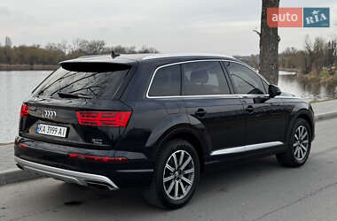 Внедорожник / Кроссовер Audi Q7 2016 в 