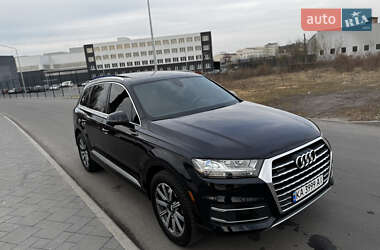 Внедорожник / Кроссовер Audi Q7 2016 в 