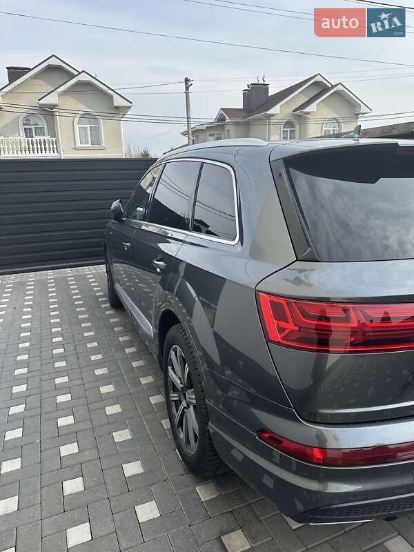 Позашляховик / Кросовер Audi Q7 2019 в Києві