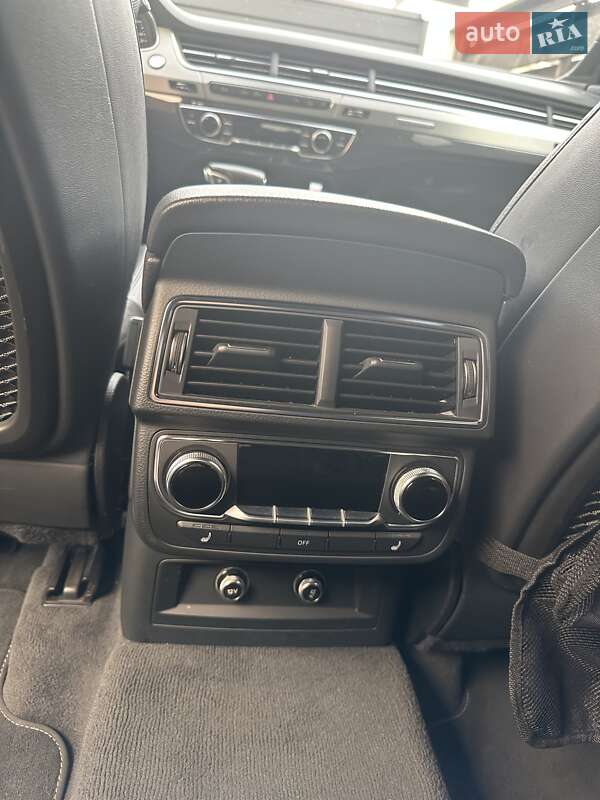 Позашляховик / Кросовер Audi Q7 2019 в Києві