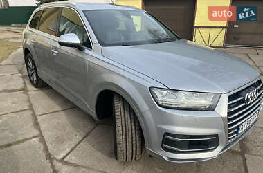 Позашляховик / Кросовер Audi Q7 2017 в 