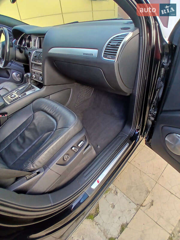 Позашляховик / Кросовер Audi Q7 2013 в Одесі