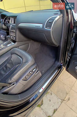 Позашляховик / Кросовер Audi Q7 2013 в 