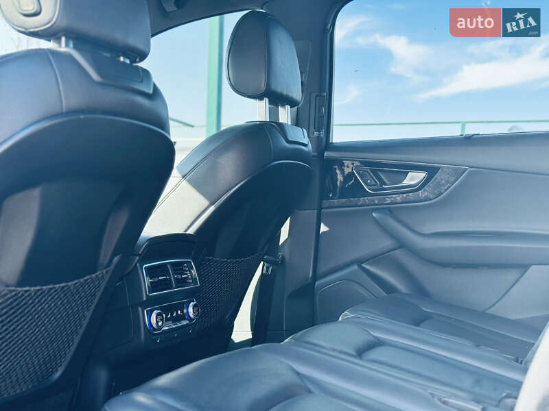 Внедорожник / Кроссовер Audi Q7 2016 в Тячеве фото 10 Внедорожник / Кроссовер Audi Q7 2016 в Тячеве