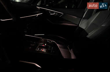 Внедорожник / Кроссовер Audi Q7 2016 в 