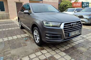 Внедорожник / Кроссовер Audi Q7 2015 в 