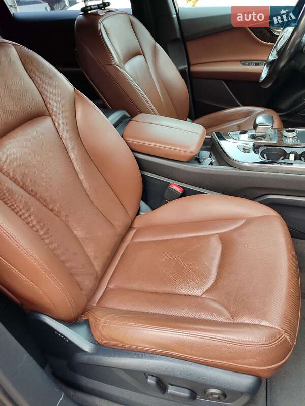 Внедорожник / Кроссовер Audi Q7 2015 в Одессе