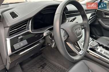 Позашляховик / Кросовер Audi Q7 2023 в 