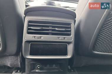 Позашляховик / Кросовер Audi Q7 2023 в 