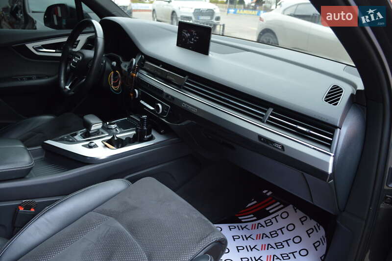 Позашляховик / Кросовер Audi Q7 2018 в Львові