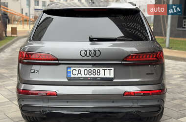 Внедорожник / Кроссовер Audi Q7 2021 в 