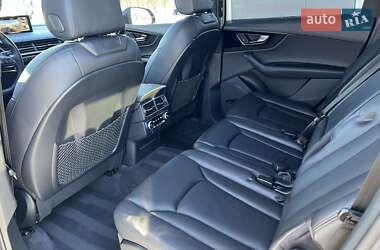 Внедорожник / Кроссовер Audi Q7 2016 в 