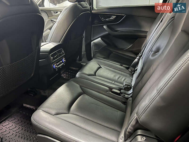 Позашляховик / Кросовер Audi Q7 2016 в Тернополі