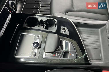 Внедорожник / Кроссовер Audi Q7 2016 в 
