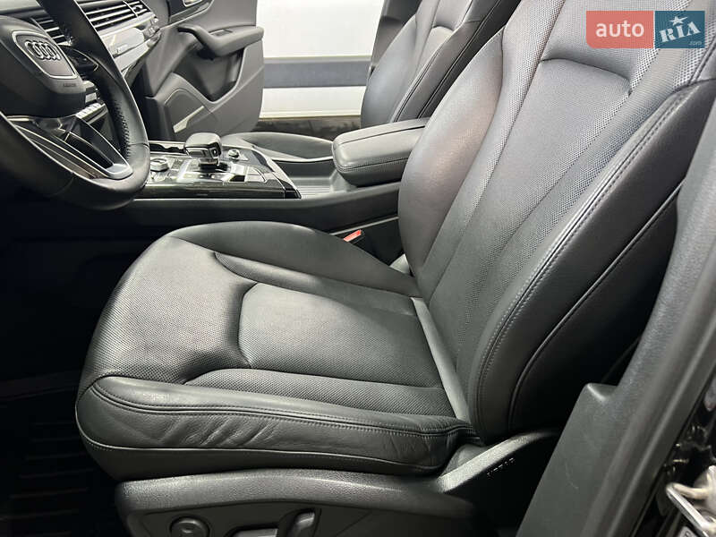 Позашляховик / Кросовер Audi Q7 2016 в Тернополі