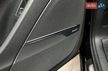 Внедорожник / Кроссовер Audi Q7 2016 в 