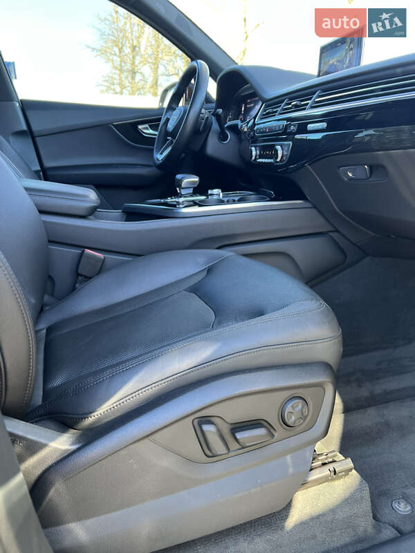 Позашляховик / Кросовер Audi Q7 2016 в Тернополі