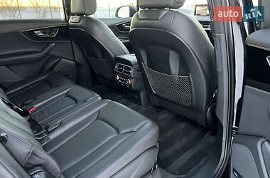 Внедорожник / Кроссовер Audi Q7 2016 в 
