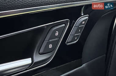 Внедорожник / Кроссовер Audi Q7 2016 в 