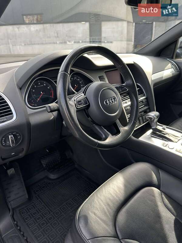 Внедорожник / Кроссовер Audi Q7 2015 в Киеве