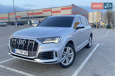 Внедорожник / Кроссовер Audi Q7 2022 в 