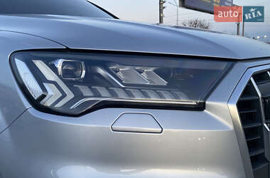 Внедорожник / Кроссовер Audi Q7 2022 в 