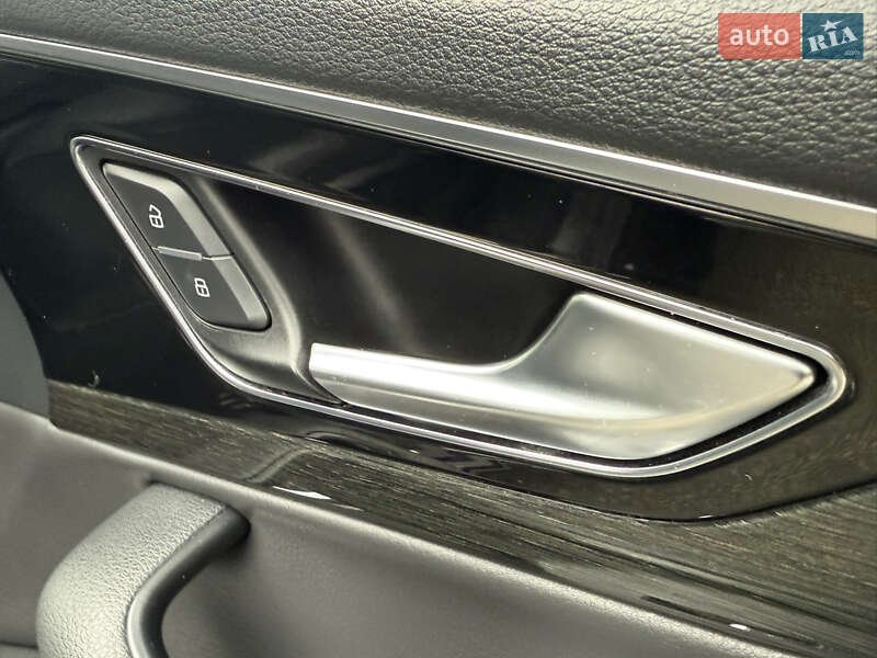 Позашляховик / Кросовер Audi Q7 2016 в Полтаві