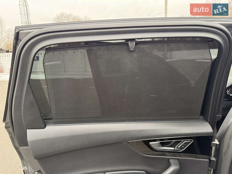 Позашляховик / Кросовер Audi Q7 2016 в Полтаві