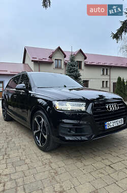 Позашляховик / Кросовер Audi Q7 2019 в 